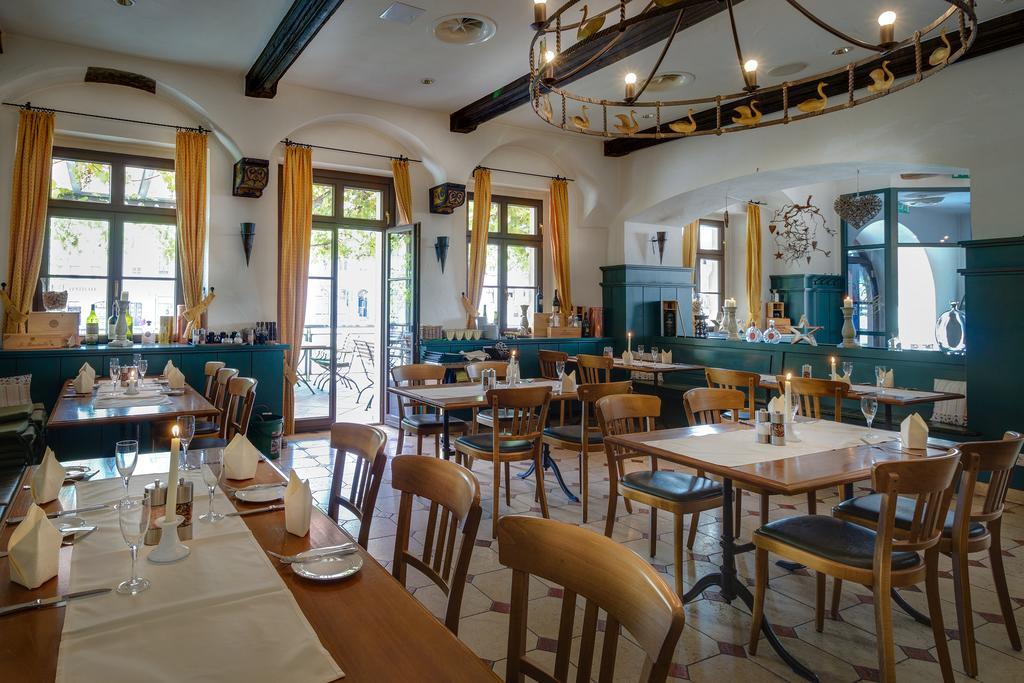 Gasthaus Zum Schwan Oschatz Exterior foto